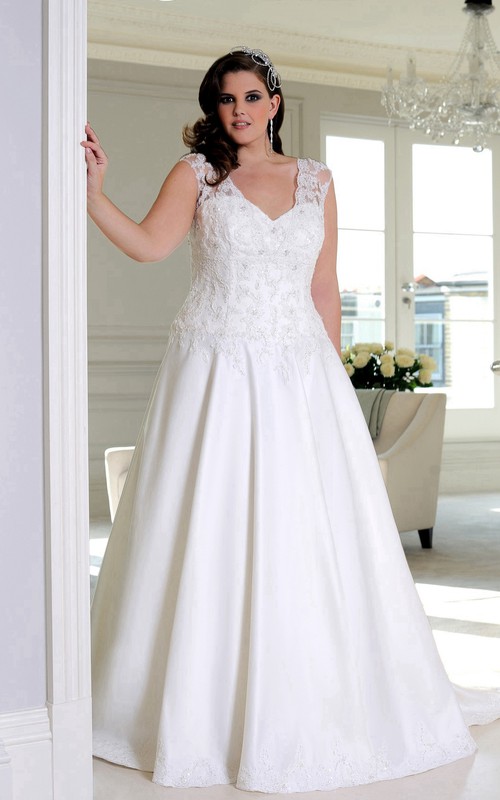 V-neck Sleeveless Satin plus size wedding dress With Appliques And